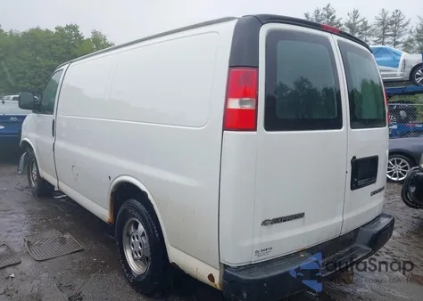 2004 Chevrolet Express z USA, uszkodzony, nr VIN 1GCFG15X441162778
